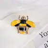 Broche de Pérola Abelha Inseto Diamante Sentido de Alto Padrão Pins de Nicho Corsage de Strass Feminino Acessórios de Vestuário de Alto Padrão