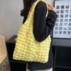 Bolso de mano con diseño de corazón plisado y nube para mujer, estilo coreano, para estudiante, de un solo hombro, de gran capacidad, sencillo