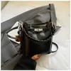 Bolso cubo transfronterizo, bolso cruzado de lujo ligero para mujer, bolso de mano de gran capacidad estilo coreano moderno, bolso de hombro de diseño de nicho retro