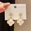 Brincos de Botão Flor de Resina com Zircônia Prateada, Luxo Leve de Ponta, Brincos Versáteis Delicados e Doces, Joia de Orelha Minimalista Francesa para Mulheres