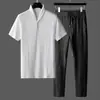 Nuevo Traje Deportivo Casual de Verano 2026 para Hombre, Estilo Delgado con Pliegues de Moda con Cuello de Fruta Verde, Conjunto de Dos Piezas con Top de Manga Corta y Pantalones Largos