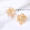 Pendientes Exquisitos y Únicos de Zirconia y Perla Estilo Coreano, Pendientes de Lujo Ligero de Nicho de Gama Alta con un Ambiente Versátil y Elegante
