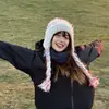 Gorro de lana tejido a rayas patchwork de felpa estilo étnico para mujer, engrosado y cálido, adecuado para otoño e invierno, con protección para las orejas
