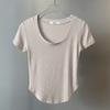 Camiseta de manga corta ajustada y escotada para mujer, estilo Dongdaemun, de Corea del Sur, con figura sexy y pura de deseo, escote en U, escote pronunciado y escote pronunciado.