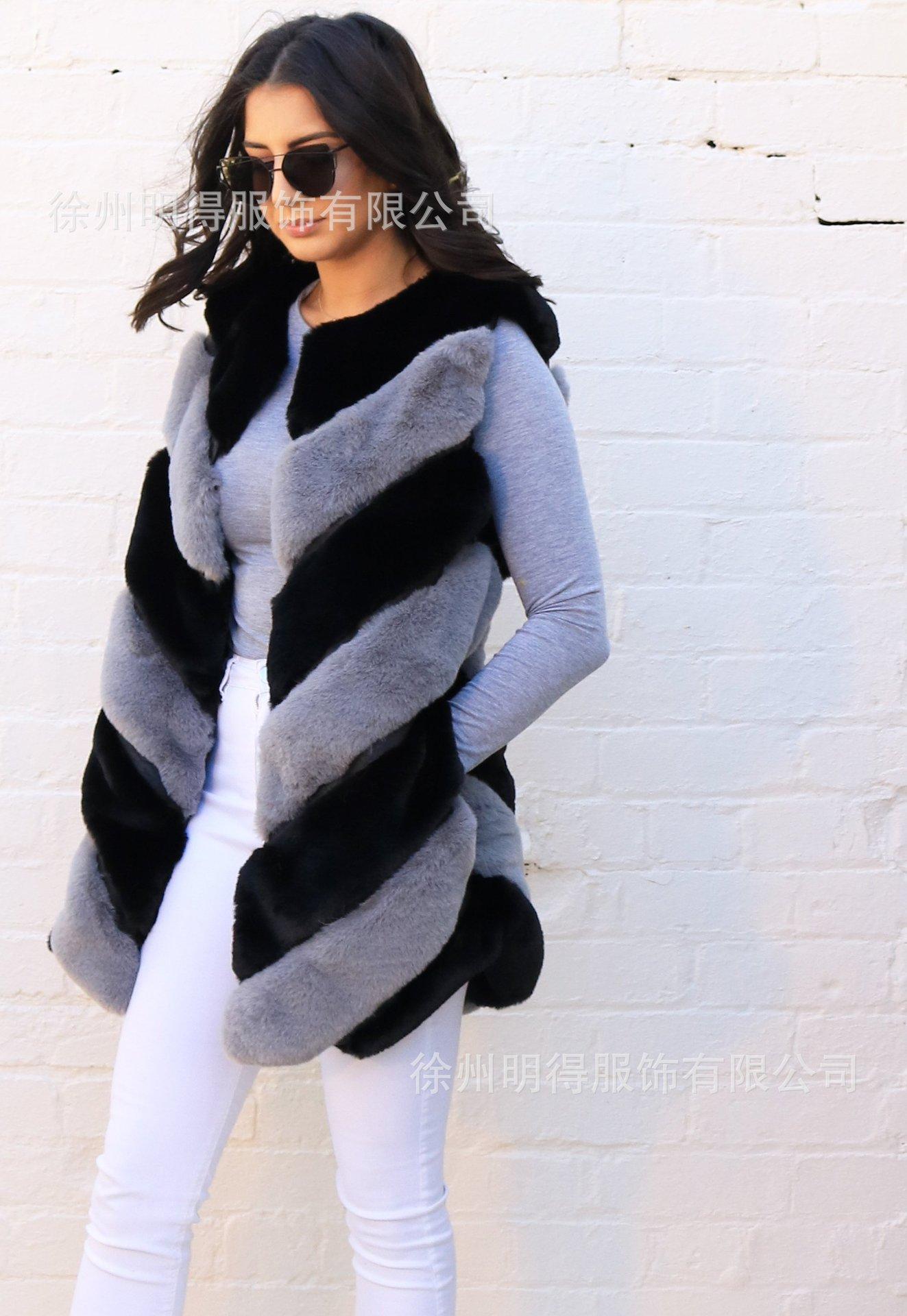 GILETS_-_DIAGONAL_PANELLED_LON
