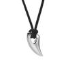 Colgante de cuerno negro de acero de titanio para hombre europeo y americano estilo personalidad de网红 (red social) colgante de colmillo de lobo estilo étnico famoso joyería hipster punk
