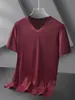 Camiseta de manga corta de seda modal helada para hombre, verano, delgada, cuello en V, color sólido negro puro, nueva camiseta de media manga de secado rápido