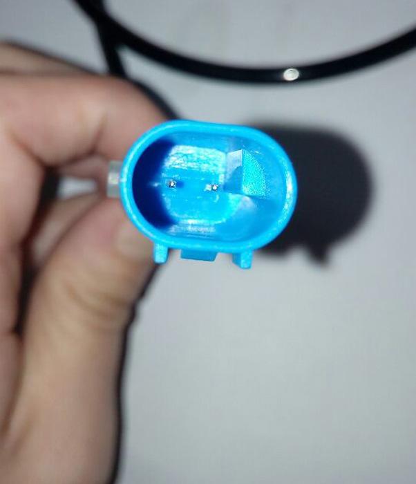 3705516676_577456674