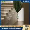 Dispositivo de fonte de água em forma de gota d'água com planta verde personalizado, escultura interna em fibra de vidro, ornamentos de exibição de arte pública em aço inoxidável para parque