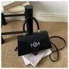 Moda Estilo Coreano Exquisito Tendência Fecho de Letra Aba 2026 Textura Casual Retrô Bolsa de Mão Crossbody Ombro Único Bolsa Feminina