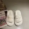 Zapatillas de algodón estilo nuevo, zapatillas peludas para mujer para usar en exteriores, zapatillas de casa estilo hada 2026, zapatillas de invierno esponjosas con perlas y suela gruesa