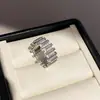 Argola de escada fivela de broca agulha de prata zircônia brinco de tarraxa redondo minimalista brincos com sensação de alta qualidade luxo leve luxo leve acessórios de orelha com sensação de alta qualidade mulheres