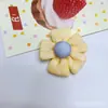 Color Caramelo Tela Flores Pequeñas Multicolor Flor de Cinco Pétalos Accesorios Broche Bolsa Decoración DIY Tela Hecho a Mano Venta al por Mayor