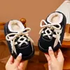 Novas Pantufas de Algodão Infantis EVA para o Inverno de 2026, Superfície de Couro, Impermeável, Pai-Filho, Antiderrapante, Quente, Sapatos de Algodão para Meninos