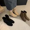 Botas de Cano Único, Saltos Grossos, Botas Slim, Botinhas de Camurça Francesa para Tornozelo, Botas Curtas Pequenas de Estilo Retro de Alta Qualidade para Mulheres, Outono e Inverno de 2025