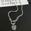 Retro Industria Pesada Patrón Xiangyun Hebilla de Grifo Escudo Collar Diseño Avanzado de Moda Genial Cadena de Hueso Cerradura Cadena de Cuello Estilo Punk