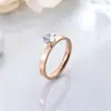 Conjunto de 3 peças de anéis de aço inoxidável cravejados com diamantes estilo coreano de luxo leve para mulheres, anel de diamante de zircônia microincrustado, joia de mão da moda