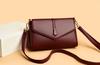Bolsa Quadrada Pequena 2025 Nova Moda Bolsa de Ombro Estilo Simples Normcore Luxo Acessível Bolsa Transversal Universal Feminina Bolsa Feminina
