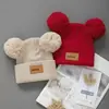 Gorro de Punto para Niños Otoño e Invierno Niño Bebé Lana Bonita Bola de Pelo A prueba de Frío Cálido Letra Niñas Gorro Pullover