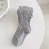 Novedad Primavera y Otoño Oreja de Trigo Tejido de Punto Calado Medias para Niños Pantalones de Algodón Tejidos Capa Base para Niñas Ropa Exterior Bebé Trasero Grande