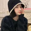 8327 otoño e invierno lindo oso sombrero cálido cara pequeña protección para las orejas sombrero de punto de lana moda coreana sombrero con cordón para mujer