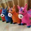 Caballo inflable de salto engrosado para jardín de infantes, diseño de animal de caricatura, pintado con tema musical, al por mayor