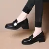 Zapatos populares de tacón grueso para mujer, novedad otoño 2026 estilo francés piel suave retro puntera cuadrada sin cordones poco profundos zapatos de un solo color