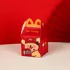 Nova caixa de doces de casamento de desenho animado fofo, caixa de doces de casamento criativa do Shin-chan, caixa de doces de mesa, caixa de papel vermelha atacado