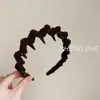 Faixa de Cabelo Ondulada de Veludo Atualizada para Mulheres, Faixa de Cabelo de Luxo Acessível Novo Estilo 2025 Grampo de Cabelo Fashionável Acessório de Cabeça para Uso Diário