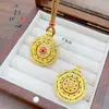 Mismo Estilo que la Joyería Dorada, Oro de Arena Antigua Incrustado con Diamantes, Colgante de Brújula Auspiciosa Giratoria, Brújula de Girasol Chapada en Oro de Cobre