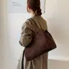 Nova Bolsa Feminina para o Dia a Dia 2026 Camurça Retrô Exquisite Bolsa de Mão Grande Capacidade Outono Ombro Único Moda Tote Veludo