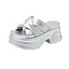 Chinelos de Sola Grossa para Mulheres Sandálias de Aumento de Altura Celebridade da Internet 2025 Novo Verão Estilo Fada Sapatos de Praia Chinelos de Salto Alto