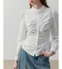 Camisa Branca Feminina Estilo Francês com Gola Alta Pequena e Renda, Para Usar em Camadas, Design de Nicho, Cintura Marcada, Blusa Estilo Corte