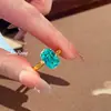 Pañuelo Cuadrado Estilo Hong Kong Exquisito Retro Anillo de Diamante Paraiba Diamante de Alto Carbono Corte Flor de Hielo Diseño de Nicho Anillo de Diamante Aguamarina Mujer