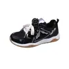 Tênis de Board para Estudante de Comércio Exterior Feminino 2026 Verão Transfronteiriço Novo Malha Respirável Sola Grossa Sapatos Brancos Estilo Campus Tamanho Grande