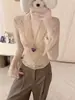 Pure Desire Sexy Encaje Hueco Cuello en V Camiseta Base Blanca Estilo Nuevo Otoño Mujer Adelgazante Chica Atrevida Top Blanco de Manga Larga