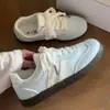 Zapatillas de entrenamiento retro alemanas 2026 nuevo modelo primavera y otoño azul claro lunares suela plana transpirables zapatillas de estudiante zapatillas versátiles para mujer
