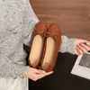 Zapatos pequeños de cuero súper suaves con un lazo rojo, planos de punta baja para mujer, zapatos planos de ballet para otoño e invierno, zapatos planos suaves para la noche