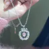 Colar com Laço de Guirlanda de Amor para Mulheres, Corrente para Clavícula, Design de Nicho de Luxo Leve, Estilo Ins de Natal, Pingente de Coração para Melhor Amiga Estudante
