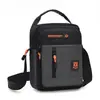 Bolsa Masculina Leve e Estilosa, Simples e Versátil, Pequena Bolsa Transversal para Esportes e Lazer, Viagem, Negócios, Deslocamento, Bolsa Transversal Masculina com Múltiplos Compartimentos