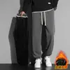 677 Pantalones Jogger Gruesos con Forro Polar para Otoño e Invierno Estilo Hong Kong Sueltos Casual Pierna Ancha Curva Estilo Americano