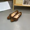 []Zapatos de tacón de cuña estilo Chanel con punta cuadrada de ante y pelo de conejo para mujer, modelo nuevo 2026 Primavera, estilo francés para combinar con faldas