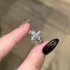 Nuevo anillo de cruz de encaje vintage con un diseño de nicho simple y elegante, anillo abierto versátil y ajustable