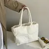 Bolso de Hombro Único Relleno de Plumón de Nailon Nicho 2026 Nuevo Otoño Bolso de Mano de Gran Capacidad Bolso Tote para el Hombro para el Trabajo
