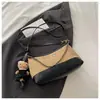 Bolsa de Axila Retrô com Aparência Sofisticada para Mulheres 2025 Inverno Nova Moda Bolsa Acolchoada com Corrente Bolsa Transversal Simples para Mulheres