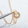 Nuevo Collar Redondo de Moneda de Gama Alta con Nácar de Doble Cara, Moneda Gruesa de Cobre Chapada en Oro de 18K, Incrustación Completa de Diamantes CNC, Cadena Versátil para Clavícula de Lujo Ligero