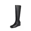 Botas de cano alto estilo britânico, modernas e minimalistas, de 4,5 cm, coleção outono/inverno 2026, bico redondo, sola reta, com aumento interno de altura, botas de montaria femininas