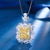 Otoño e Invierno nuevo estilo joyería Zhuang Sheng diamante de alto carbono corte Flor de Hielo diamante de color cobre incrustado moda colgante de lujo ligero 10*12