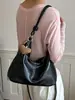 Yuezhi 2026 Verano Nueva Moda Retro Gran Capacidad Color Sólido de Moda Texturizada Casual Bolso de Hombro Tote