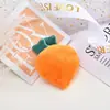 Broche de pelúcia de desenho animado fruta fofa morango abacate rabanete bolsa cachecol decorativo sapatos chapéu acessórios